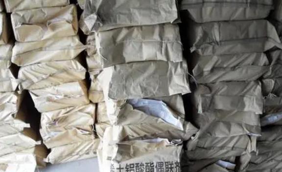 硅烷的活性基团对树脂基体有一定的选择性这是为什么呢？(图16)